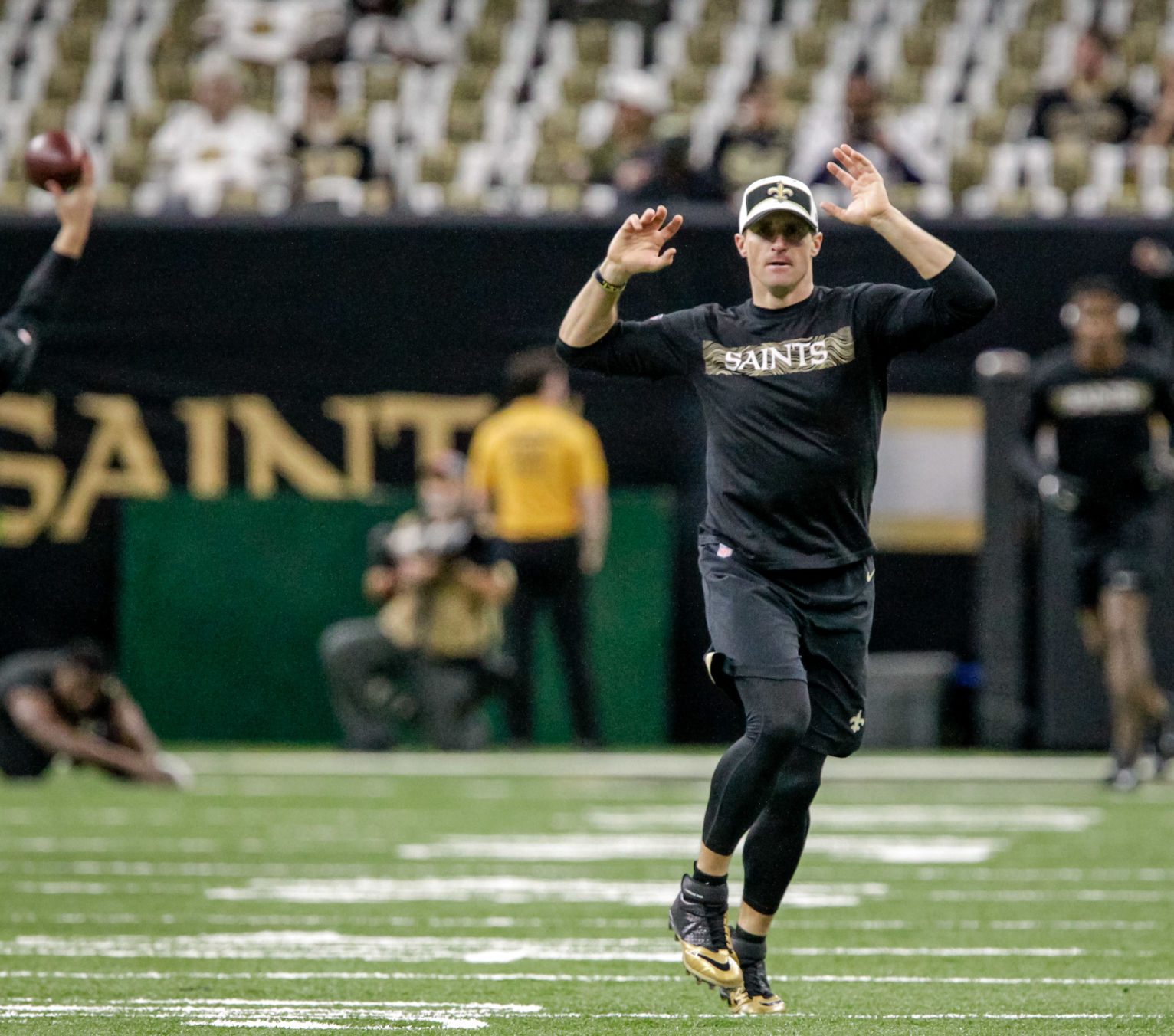 NO.saintsfalcons021.112318.jpg